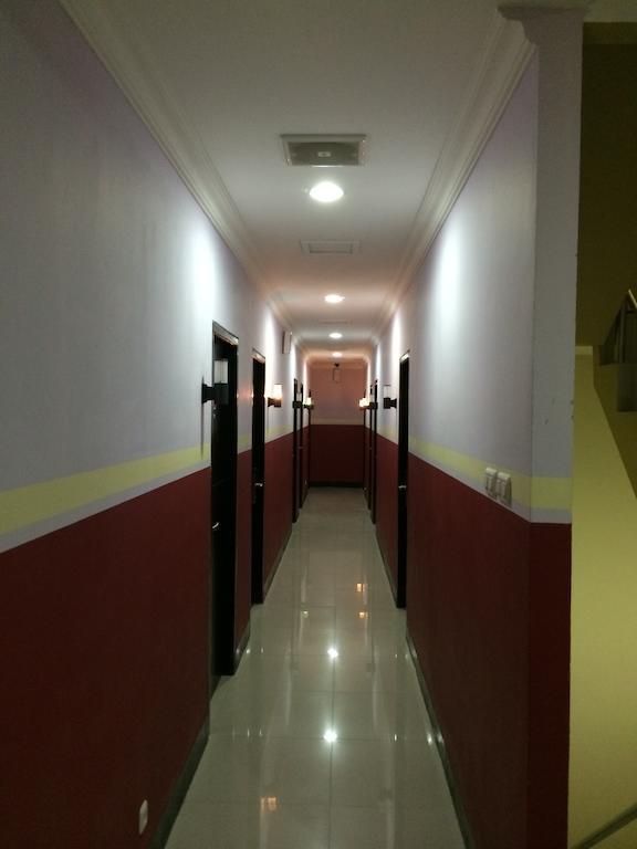โรงแรมฮอลลีวูด จาการ์ตา ภายนอก รูปภาพ