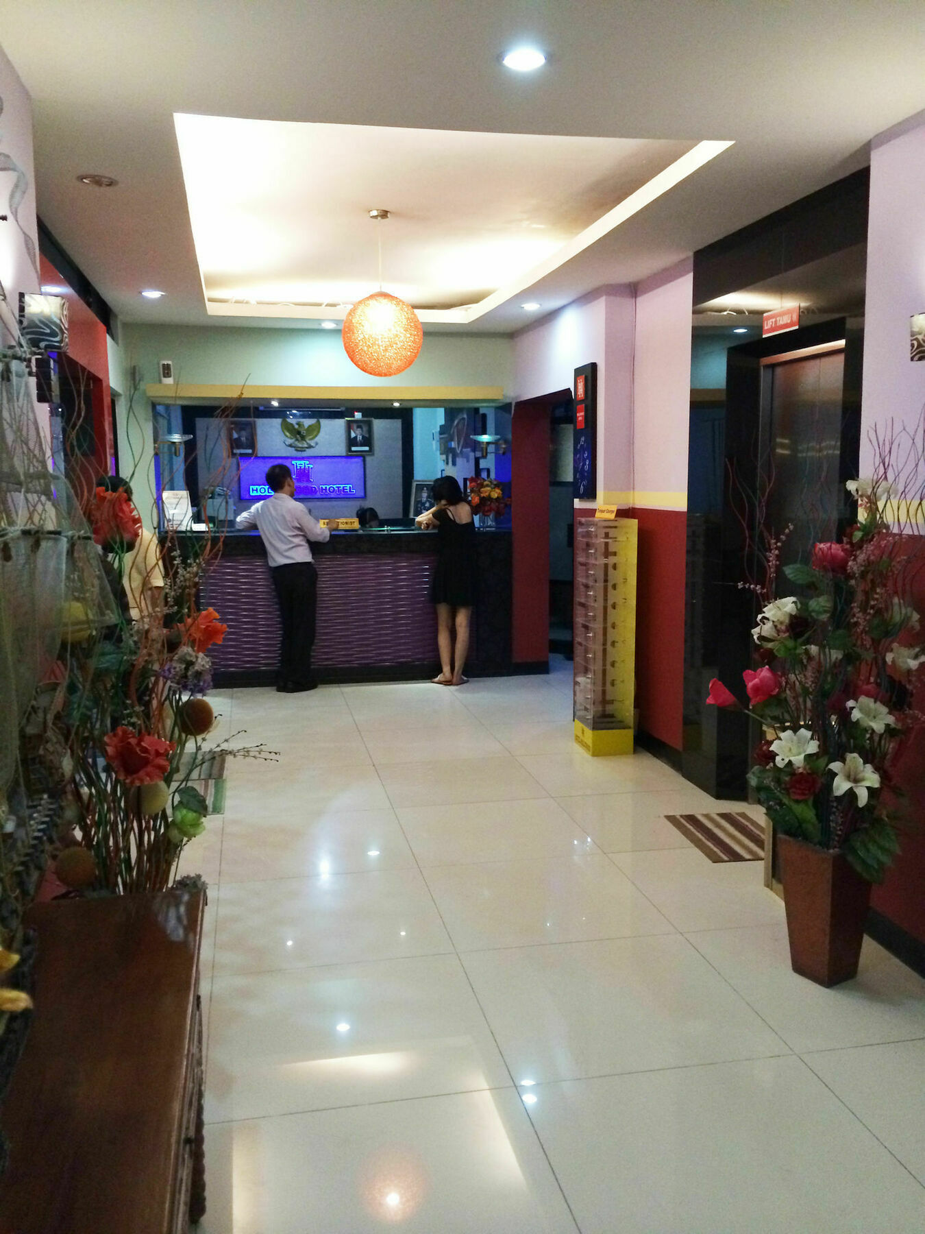 โรงแรมฮอลลีวูด จาการ์ตา ภายนอก รูปภาพ
